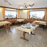 Garni Nill שוונדאו